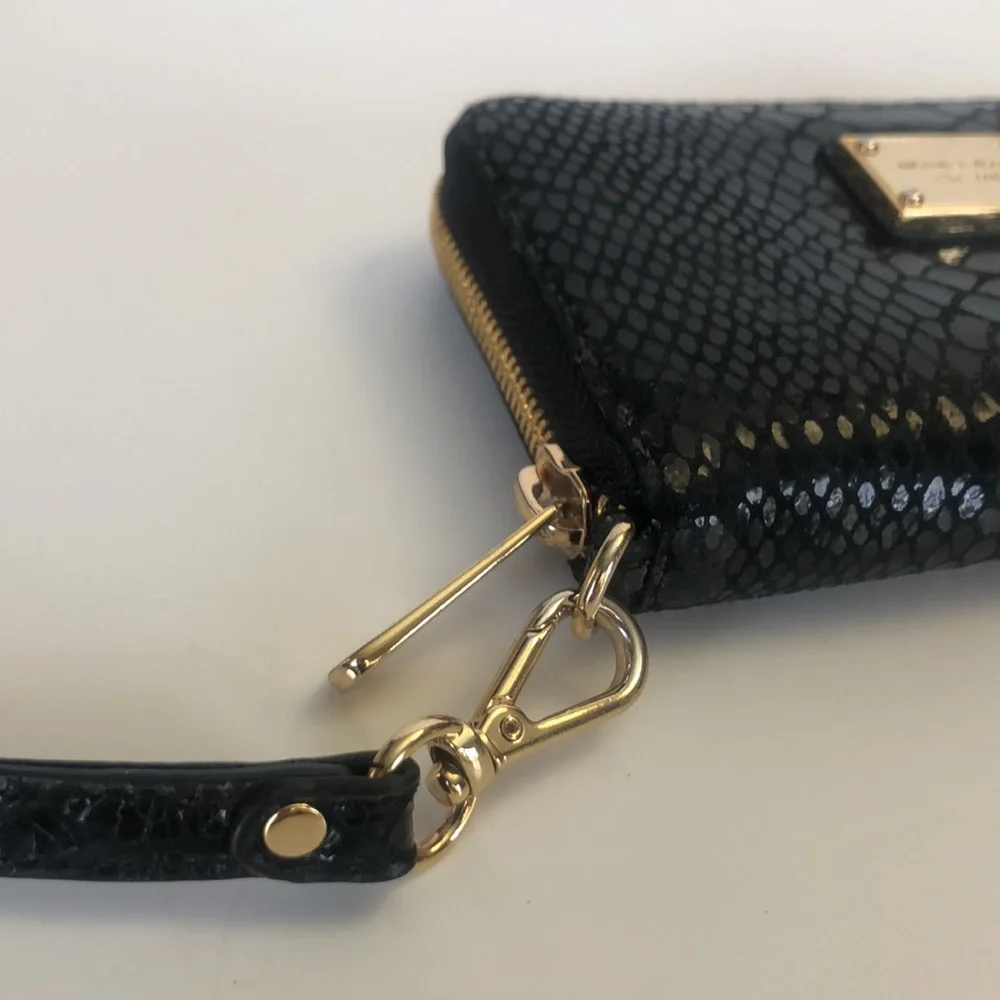 Michael Kors Embossed wallet